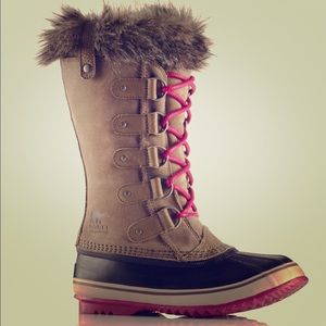 Sorel women’s Joan of Arctic snow boots